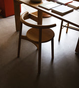 Solo Chair fra Mattiazzi ved Kollekted by en interiørforretning i Oslo. En heltre stol.