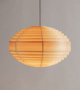 Vaarnii Vaarni 1002 Hans Pendant Light XL 70 fra Kollekted by med lys