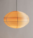 Vaarnii Vaarni 1002 Hans Pendant Light XL 70 fra Kollekted by med lys