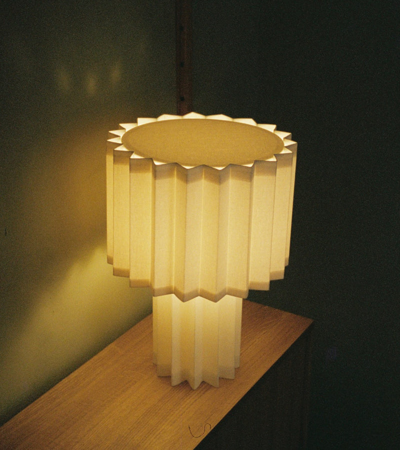 L’art Plissé Table Lamp